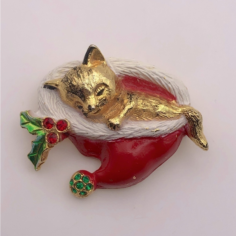 Vtg 70s Beatrix Gold Tone Sleeping Kitten Santa Hat Christmas Brooch 1.8” x 1.2”
